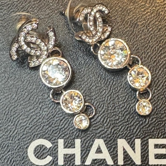 CHANEL STRAUSS DROP EARRINGS PIERCED 2023 COA BOX RETAIL APPROX 1495.00 - Picture 2 of 5